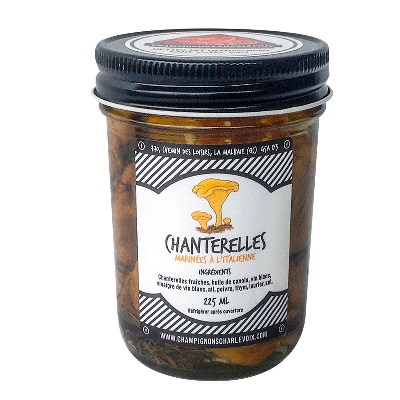 Chanterelles sauvages marinées à l'huile et aux fines herbes